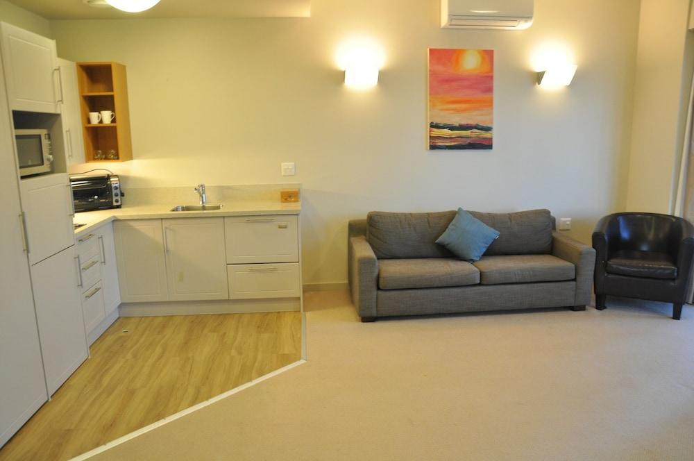 Vr Takapuna Auckland Esterno foto A typical one-bedroom apartment at the Village