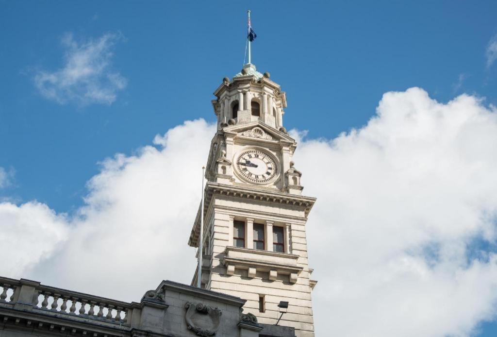 Vr Takapuna Auckland Esterno foto The clock tower
