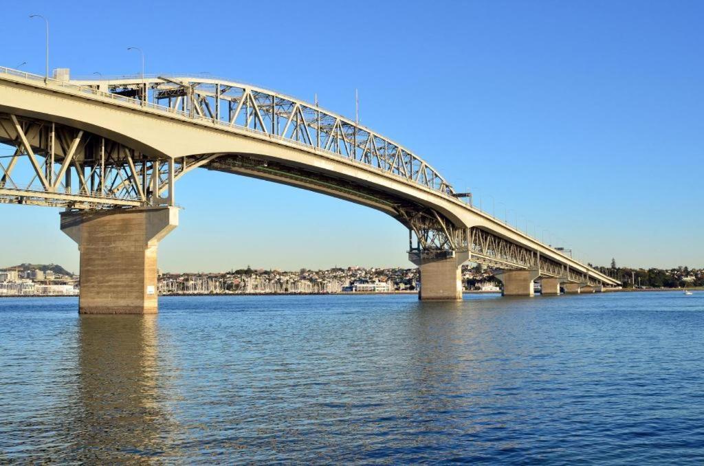 Vr Takapuna Auckland Esterno foto The Coronado Bridge