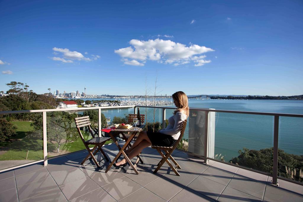 Vr Takapuna Auckland Esterno foto A balcony in Auckland, New Zealand
