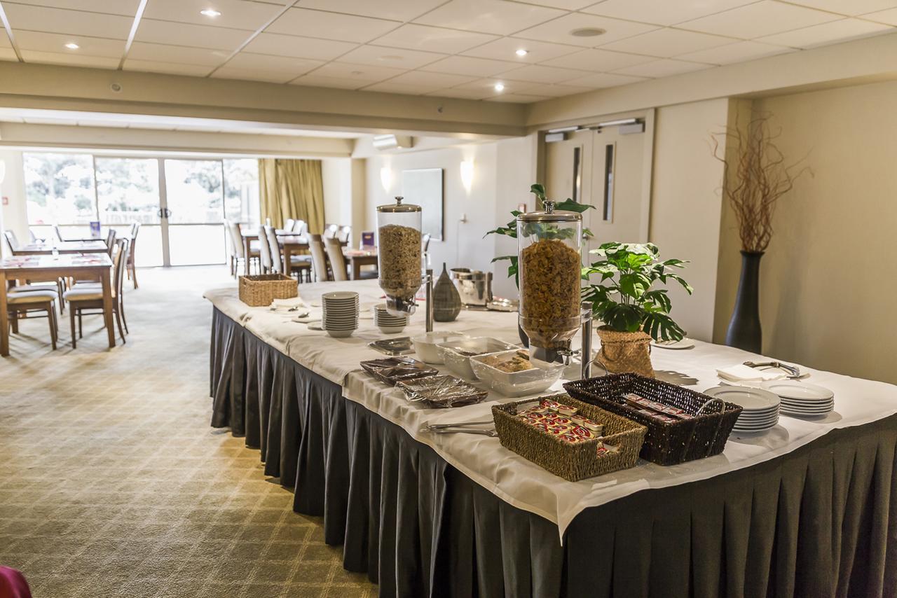 Vr Takapuna Auckland Esterno foto A buffet at a hotel